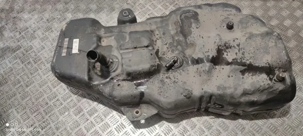 Mercedes AdBlue-säiliö OEM A1664704401 GLE W166:lle image 2