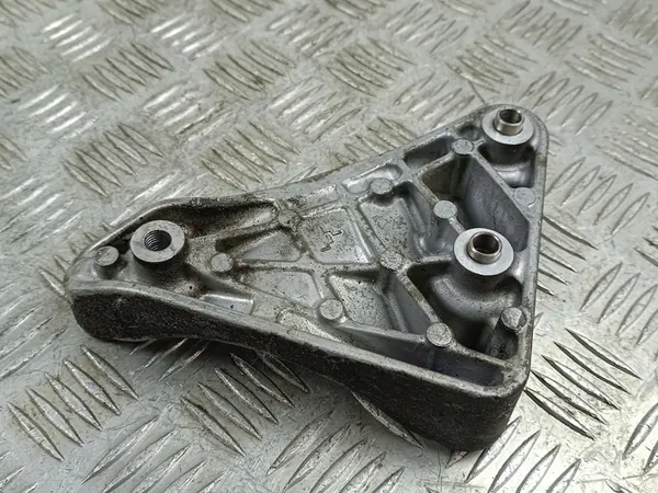 Support de compresseur AC Maserati Levante 2018 311689 image 2