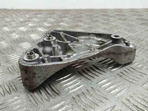 Support de compresseur AC Maserati Levante 2018 311689 image 3