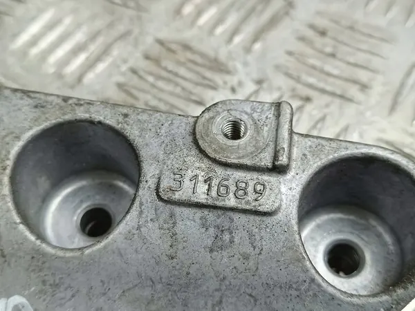 Support de compresseur AC Maserati Levante 2018 311689 image 4