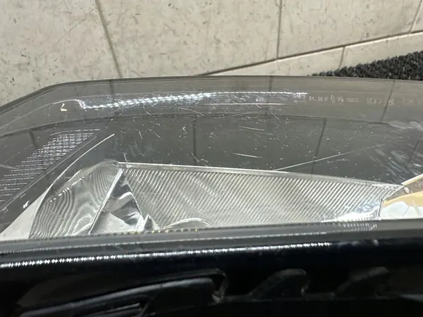 VW Atlas 3.6 AWD R-Line Farol de Neblina Halógeno 2018- image 2