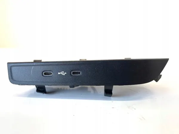 Tomada USB Skoda Kamiq 657035736 Conector Carregamento OEM image 2