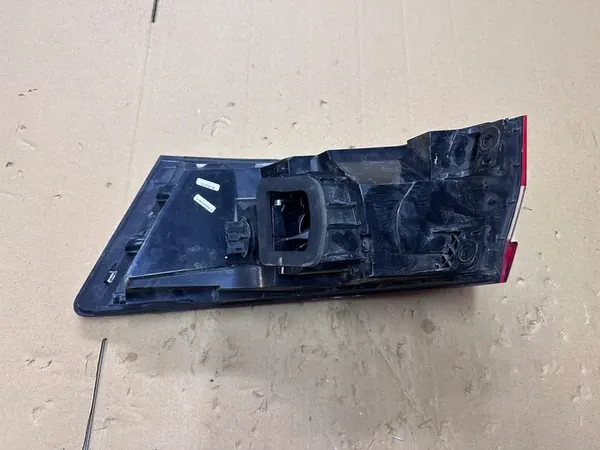 Luz Trasera Skoda Superb III 3V5945207A image 3