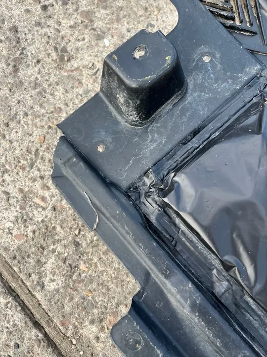 MERCEDES W205 Underredesskydd Vänster A2056841900 image 5