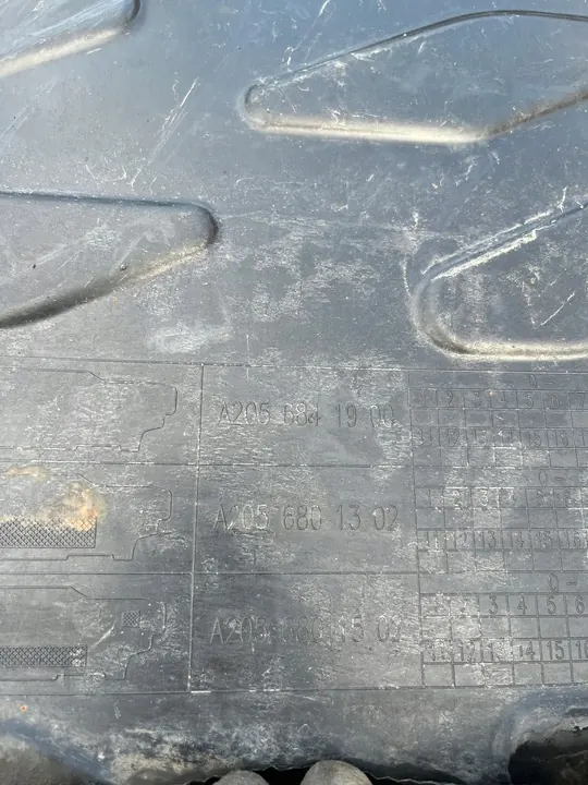 MERCEDES W205 Underredesskydd Vänster A2056841900 image 6