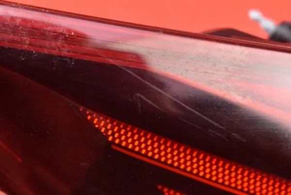 Luz Trasera Izquierda Hyundai Elantra 2019-2020 92401F2500 image 10