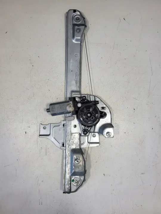 Citroen C3 III 2022 vänster framruta motor OEM 9813093880 image 3