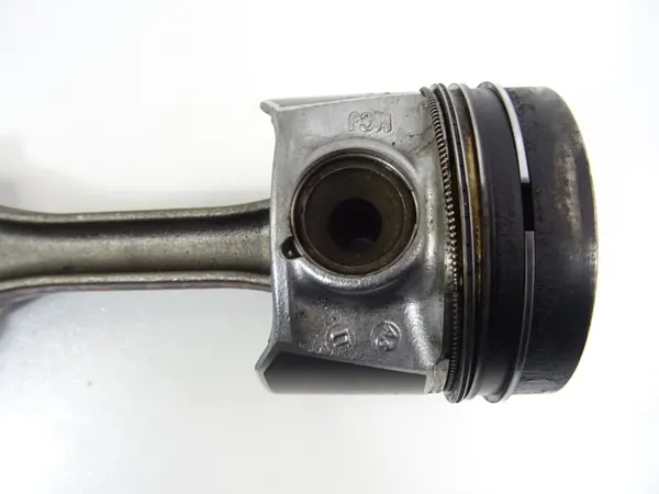 Skoda OE Kolv & Staket Set - Begagnad OEM image 4