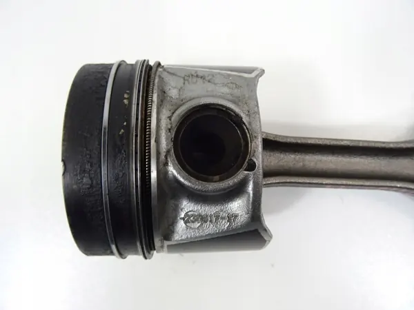 Skoda OE Kolv & Staket Set - Begagnad OEM image 9