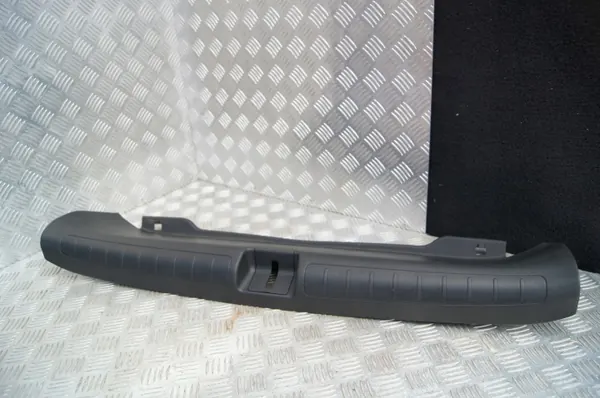 Honda Accord X Achtergordelkap OEM 84640-TVA-AO image 2