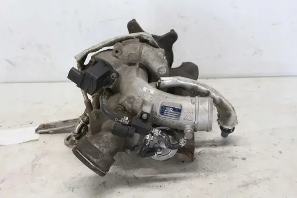 Turbo d'occasion OEM K0353039700136 pour VW Passat B7 image 3