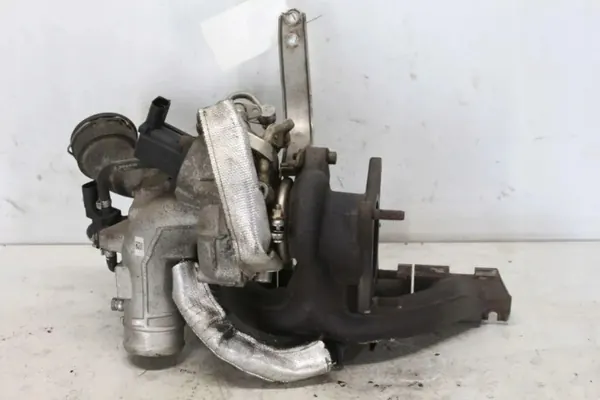 Turbo d'occasion OEM K0353039700136 pour VW Passat B7 image 7