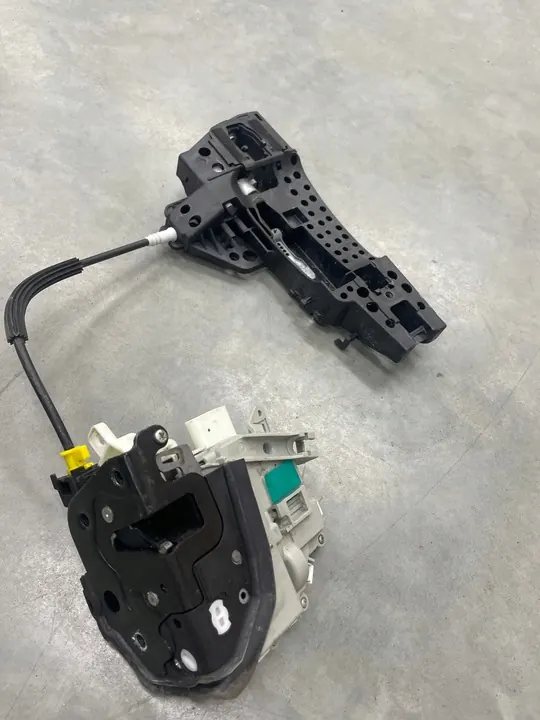 Fram Höger Dörrlås Mekanism A6 C7 image 2