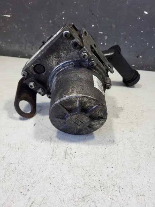 Pompe de direction OEM 9803398080 pour Peugeot 5008 image 3