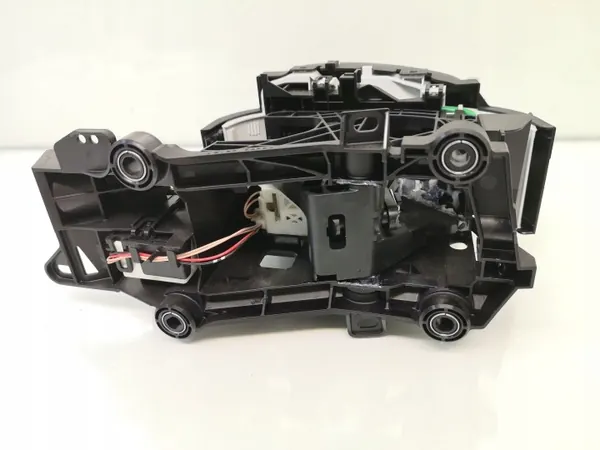 Palanca de cambios Toyota Yaris OEM 15Y241 - Usado image 8