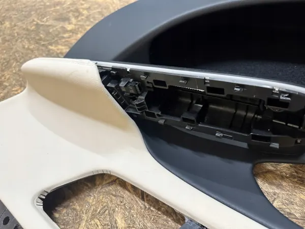 Tapicería lateral puerta trasera derecha OEM A214 - Mercedes Clase E image 10