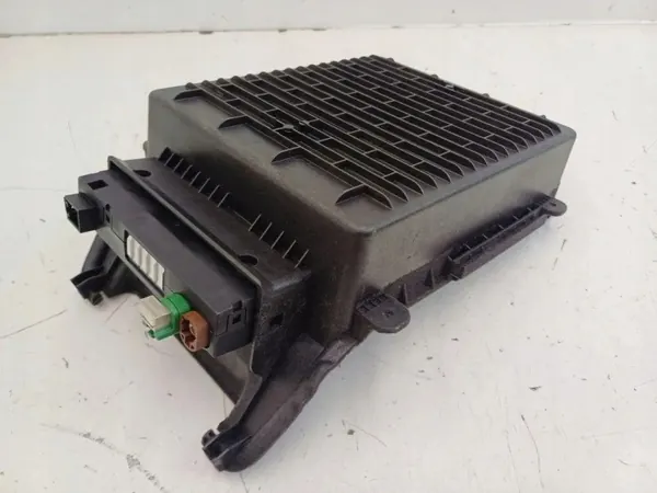 Puerto USB OEM 4N0035736A para Audi 2.0L Diésel image 3