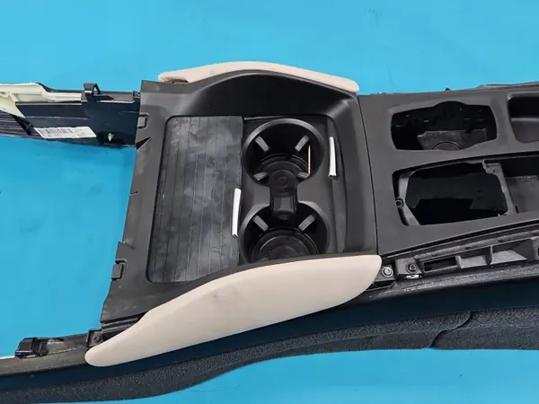 Accoudoir tunnel OEM 5096203 pour BMW X6 E71 2007-2010 image 4