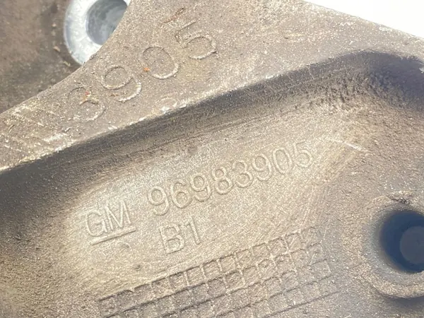 Opel Mokka Transmission Mount 2015 96983905 image 3