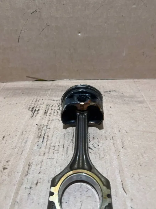 Pistón motor OEM AWJ1395 para Volkswagen Golf VI image 2