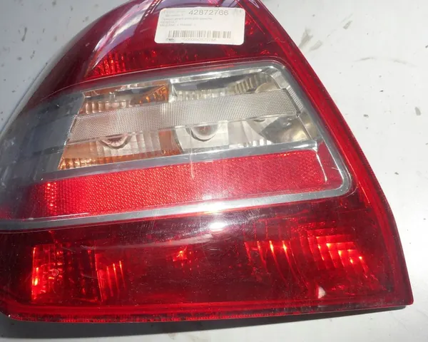 Lámpara trasera izquierda Renault Megane II Sedan 8200757700 image 3