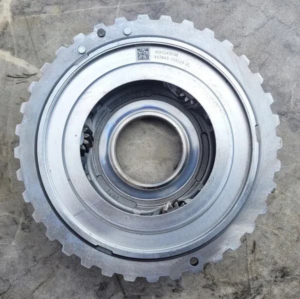 Cárter de caixa ZF8HP45 OEM 1090240058 Usado image 4