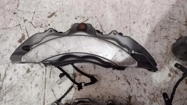 OEM ASTON MARTIN VANTAGE III V8 Bremszangen & Scheiben image 5