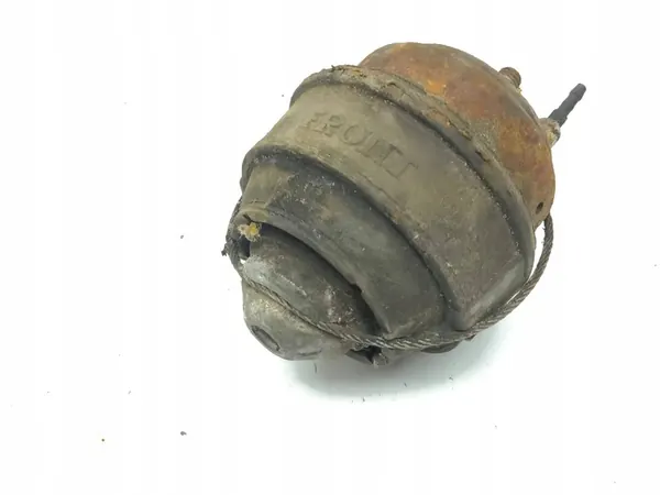 Volvo XC90 2004 Engine Mount Bracket OEM 8624754 image 5