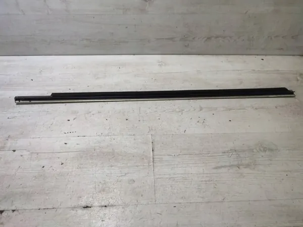 OEM 52140 Moldura ventana delantera izquierda Mercedes GLK image 4