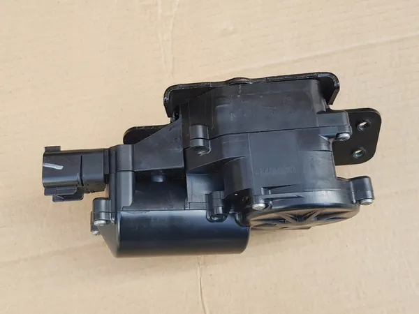 Baklucka Lås Opel Insignia A Kombi - OEM 13501872 image 4