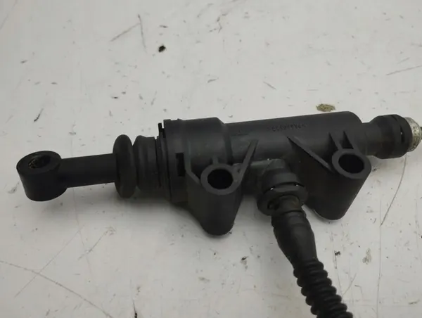 Kytkinmestaripumppu Mercedes-Benz C W203 2004 A2032900212 image 3