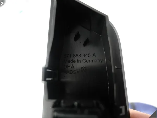 VW Tiguan CT1 III Schalterabdeckung Hintertür Links 571868345A image 3