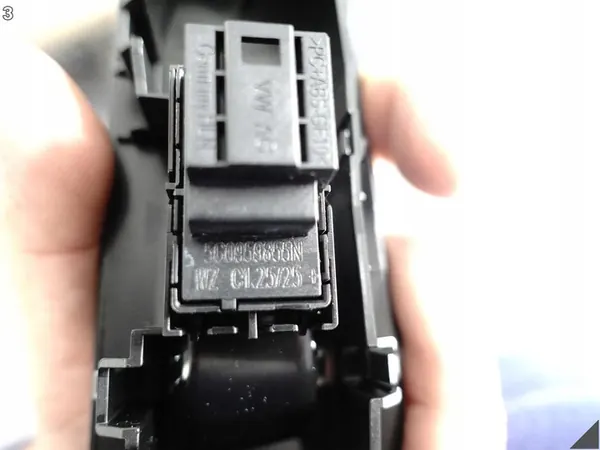 VW Tiguan CT1 III Schalterabdeckung Hintertür Links 571868345A image 4