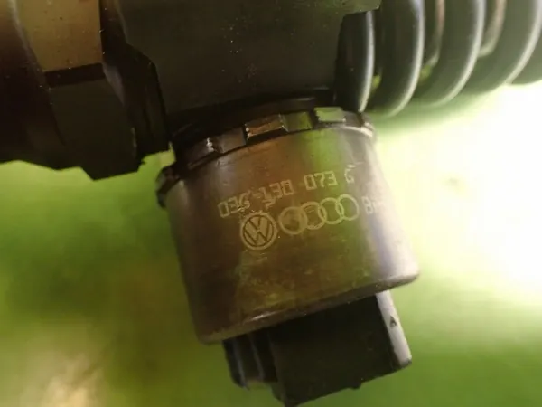 Bosch Ruiskutin OEM 03G130073G Audi A3 2.0 TDI:lle image 4