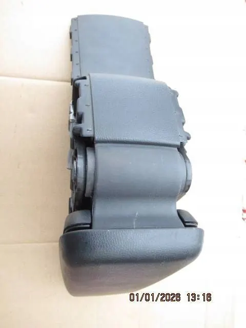 Leren armsteun OEM 58901-K0020 voor Toyota Yaris Cross image 2