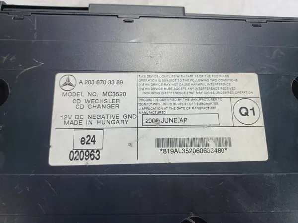 Changer CD Mercedes CLK W209 OEM A2038703389 image 10