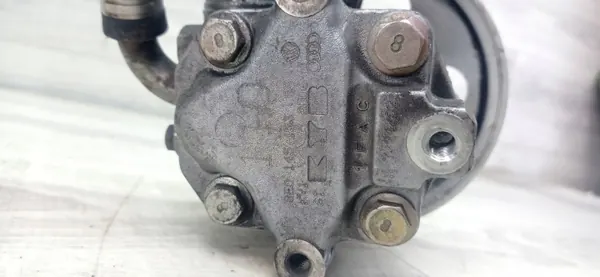 AUDI A4 B6 1.6 Ohjaustehostimen Säiliö image 5