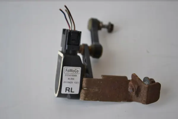 Sensor de nível traseiro Volvo V60 I image 2