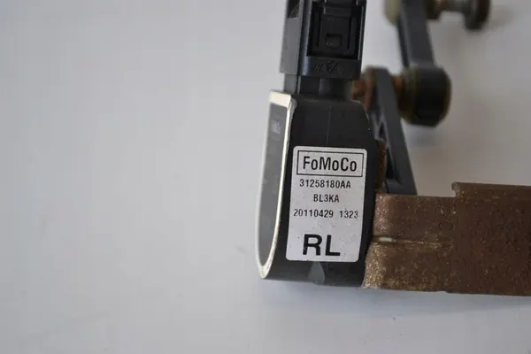 Sensor de nível traseiro Volvo V60 I image 3