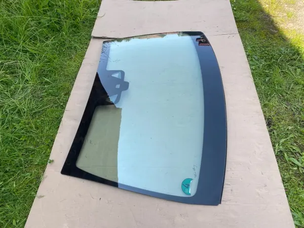 Mercedes 205 C-Klasse Frontscheibe OEM 2056709100 image 4