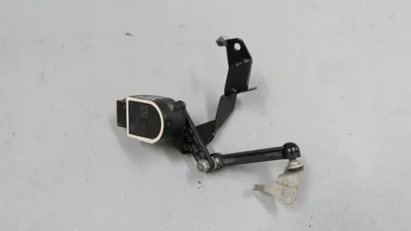 BMW F44 Strålkastarnivåsensor Höger Fram OEM 6887604 image 2