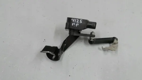 BMW F44 Strålkastarnivåsensor Höger Fram OEM 6887604 image 5