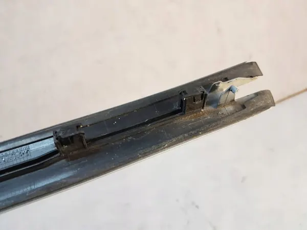 BMW Takfällningslist Vänster OEM 7128745 - Begagnad image 3
