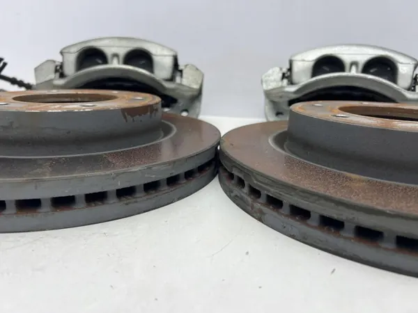 FORD BRONCO Front-Bremscheiben & -Bremszangen OEM-Set image 3