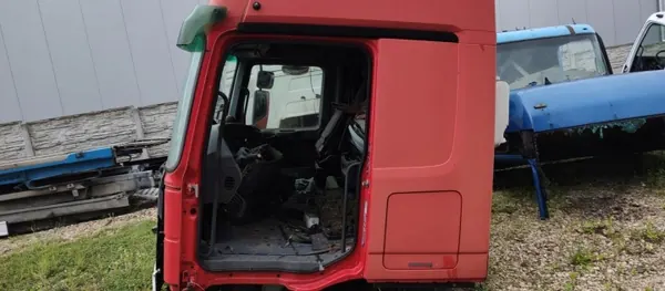 Mercedes Actros MP2 cabineframe - Gebruikt OEM-onderdeel image 3