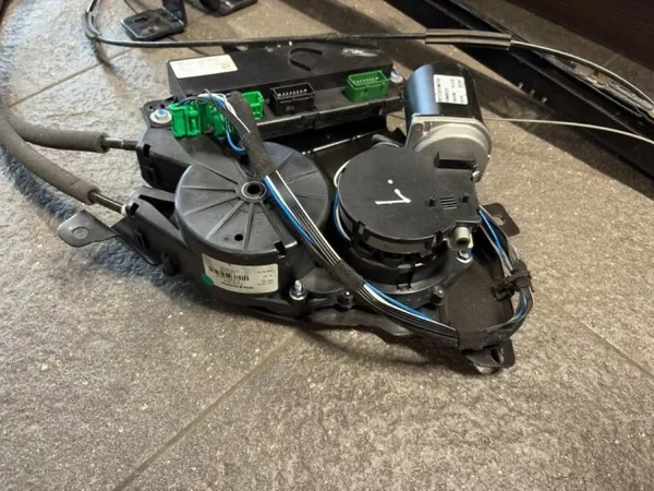 Schuifdeurmotor linkerkant OEM 9808246880 image 4