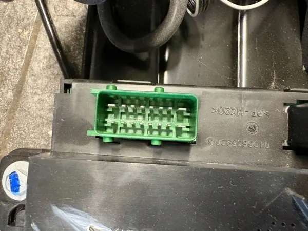 Schuifdeurmotor linkerkant OEM 9808246880 image 6