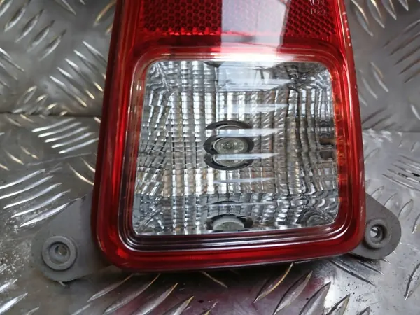 Kia Picanto II Heckstoßstangenleuchte OEM 92405-1Y5 image 4