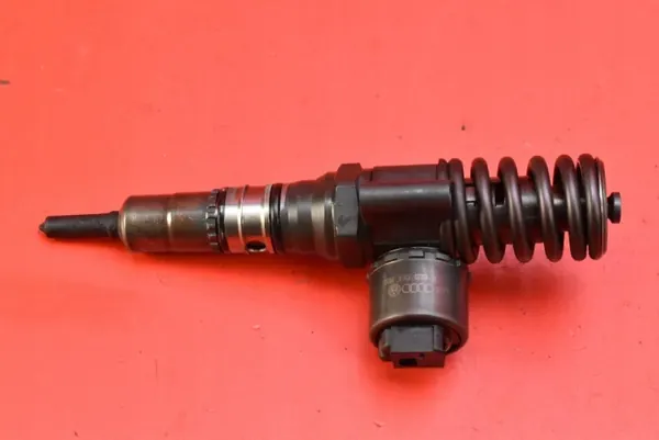 Injectiepomp OEM 03G130073B voor Audi A3 2.0 TDI image 2