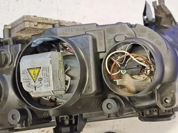 Saab 9-3 Ver2 2002 Oikea Etuvalo image 8